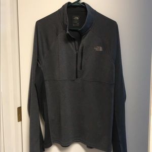 Men’s North Face pullover